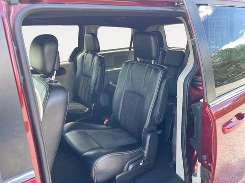 Used 2020 Dodge Grand Caravan SXT FWD image 13