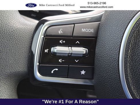 Used 2024 Kia Sorento LX image 17