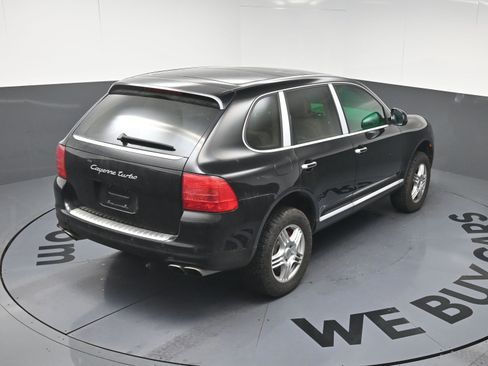 Used 2005 Porsche Cayenne Turbo image 17