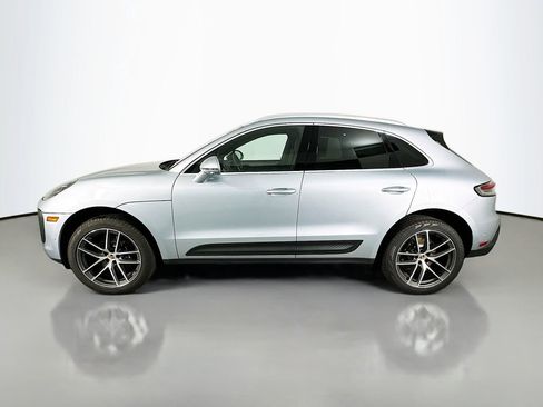 Used 2024 Porsche Macan image 2