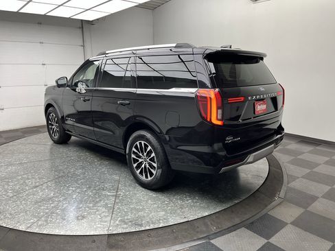 Used 2025 Ford Expedition Platinum AWD/4WD image 2