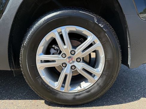 Used 2024 GMC Terrain SLE AWD/4WD image 18