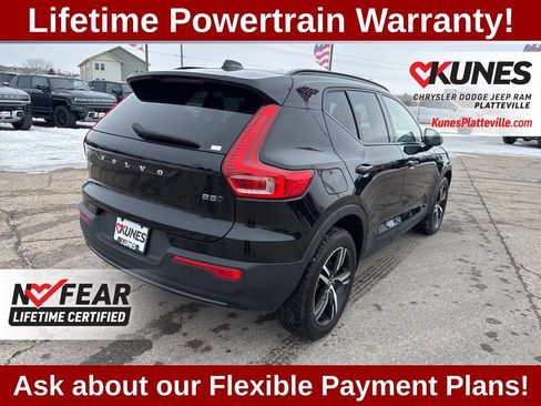 Used 2024 Volvo XC40 B5 Core AWD/4WD image 10