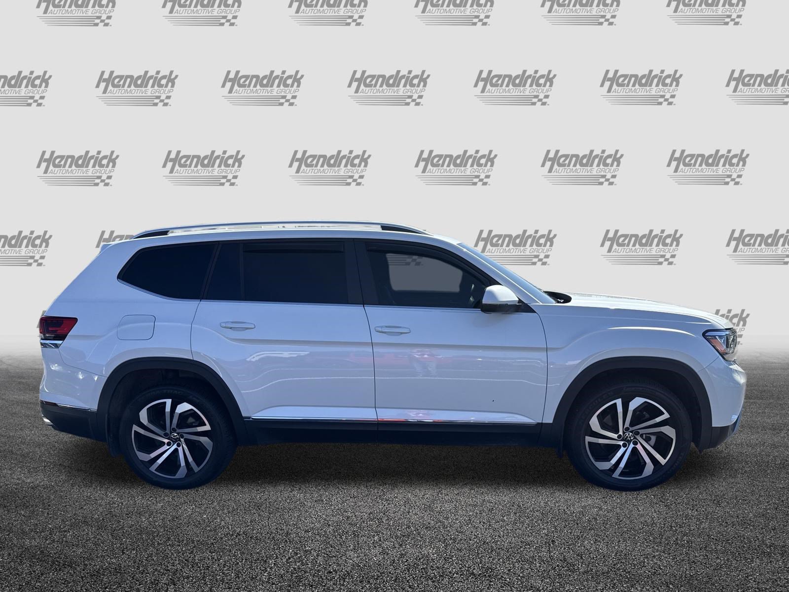 Used 2023 Volkswagen Atlas SEL AWD/4WD image 11