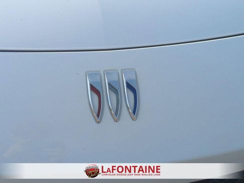 Used 2025 Buick Envista Sport Touring image 27