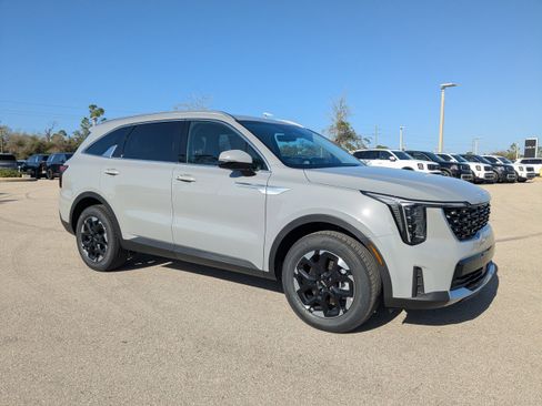 New 2026 Kia Sorento S FWD image 2