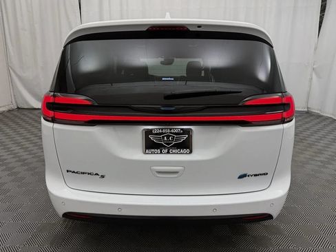 Used 2021 Chrysler Pacifica Limited w/ Uconnect Theater Family Group FWD image 6