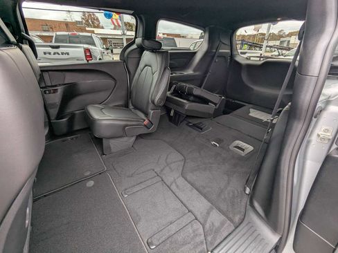 New 2026 Chrysler Voyager LX FWD image 18