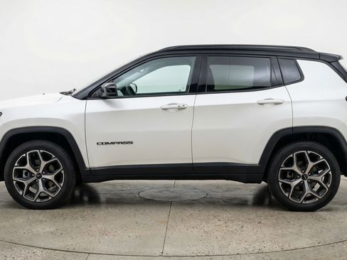 Used 2025 Jeep Compass Limited image 5