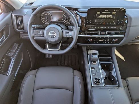 New 2025 Nissan Pathfinder SL image 9