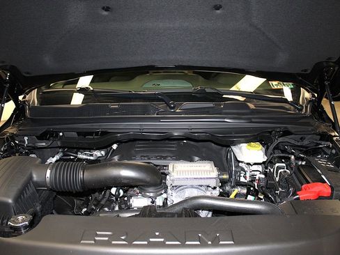 New 2026 RAM 1500 4x4 Crew Cab image 45
