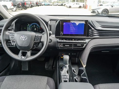 Used 2025 Toyota Camry LE FWD image 13