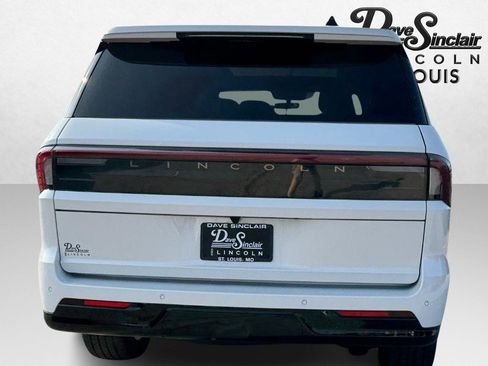 New 2025 Lincoln Navigator Reserve w/ Jet Appearance Package image 6