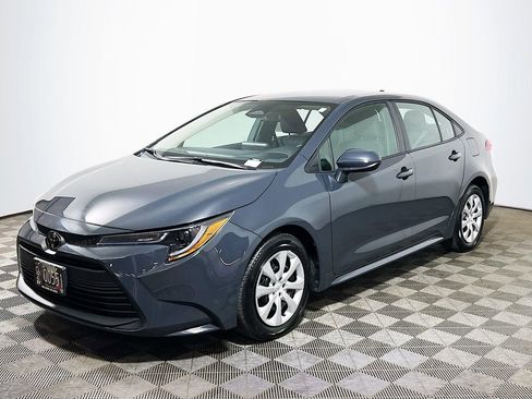 Certified 2025 Toyota Corolla LE FWD image 4
