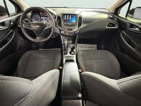 Used 2017 Chevrolet Cruze LT w/ Convenience Package FWD image 28