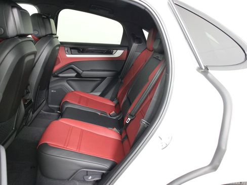 New 2026 Porsche Cayenne Coupe AWD/4WD image 18