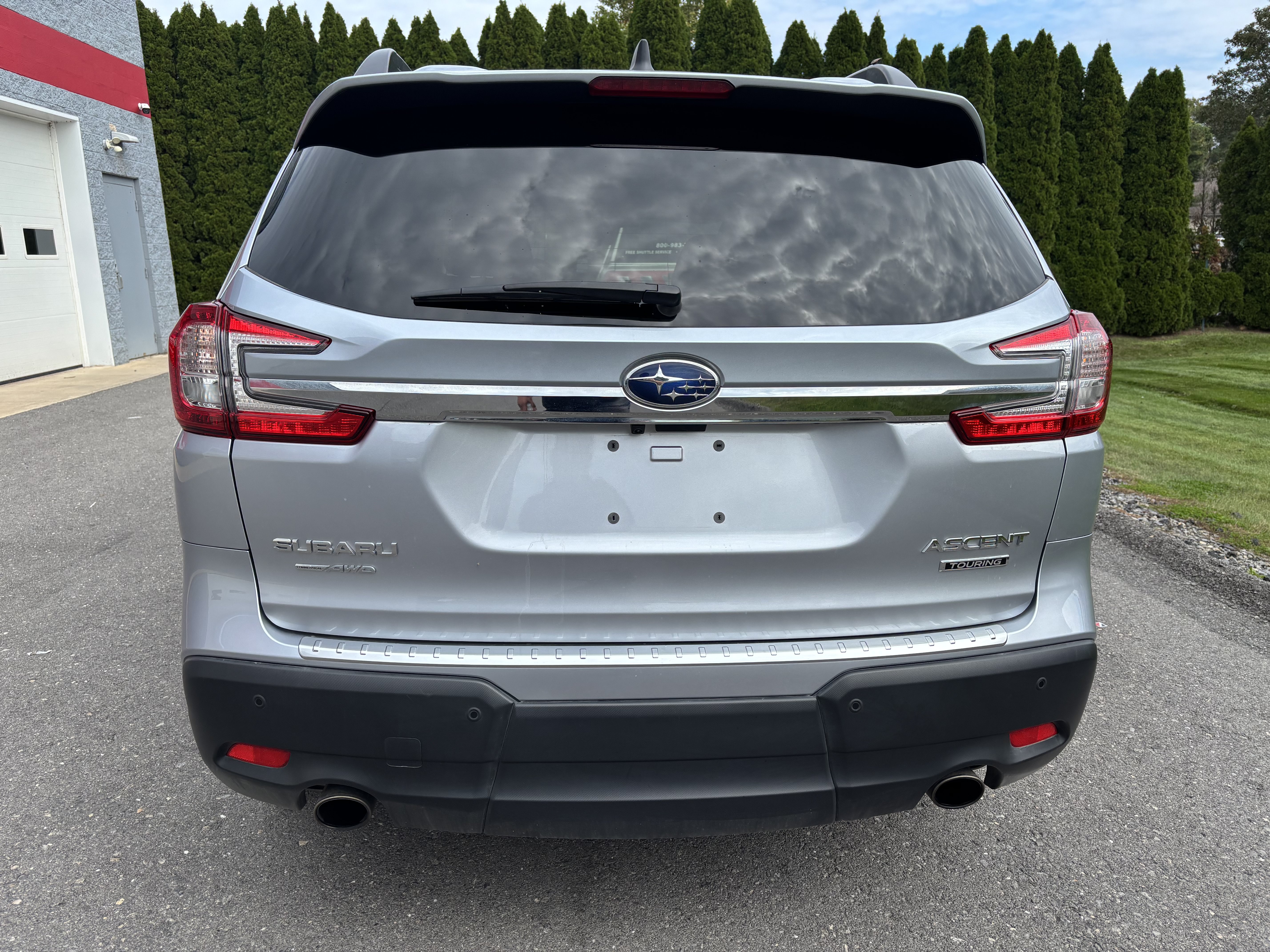 Used 2025 Subaru Ascent Touring w/ Popular Package #1 AWD/4WD image 4