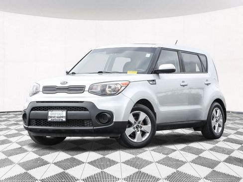 Used 2017 Kia Soul image 2