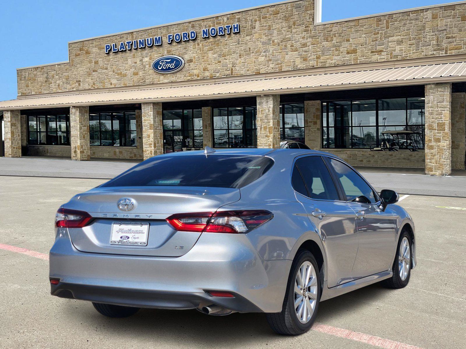 Used 2024 Toyota Camry LE FWD image 5