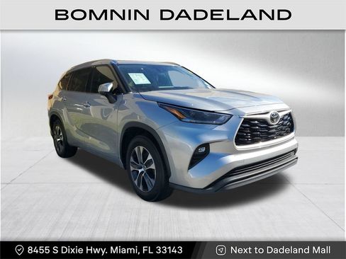 Used 2021 Toyota Highlander XLE image 1