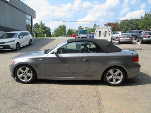 Used 2010 BMW 135i Convertible RWD image 8