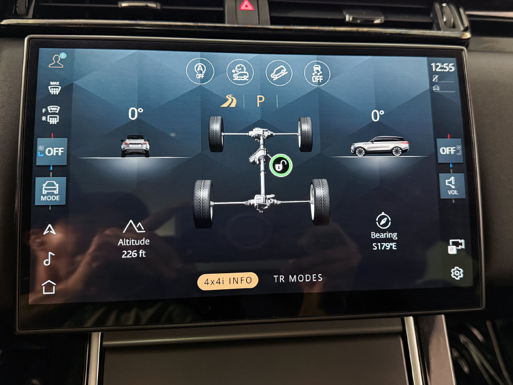 Used 2025 Land Rover Range Rover Velar Dynamic SE AWD/4WD image 32