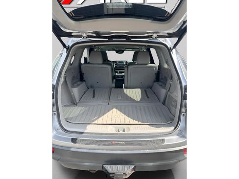 Used 2014 Toyota Highlander Limited w/ Driver Technology Package AWD/4WD image 17