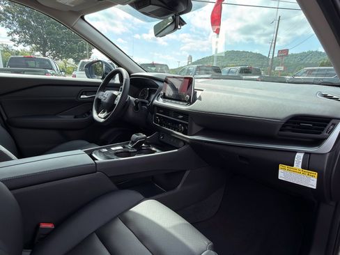 New 2026 Nissan Rogue SV FWD image 15