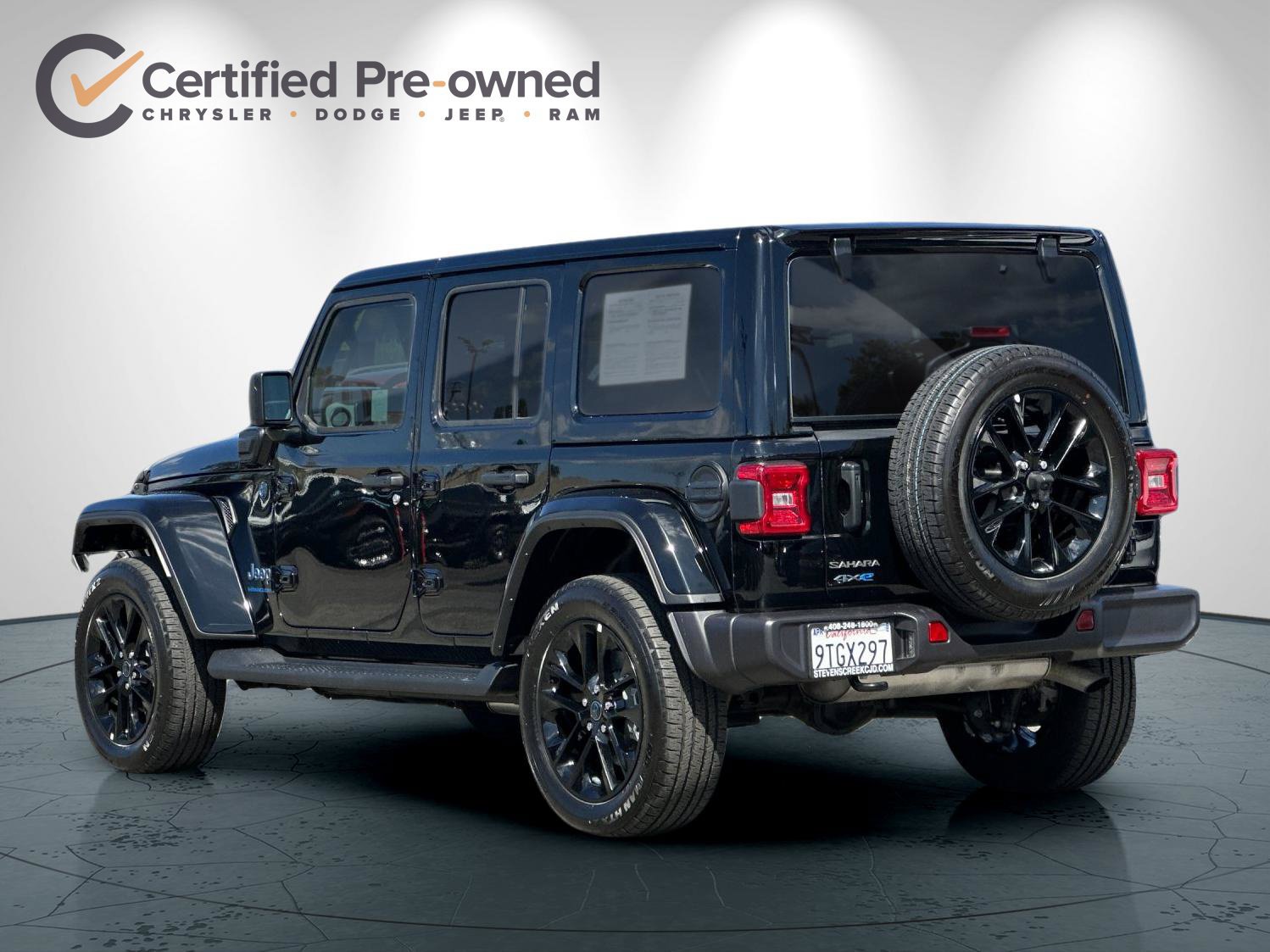 Used 2025 Jeep Wrangler Unlimited Sahara AWD/4WD image 6