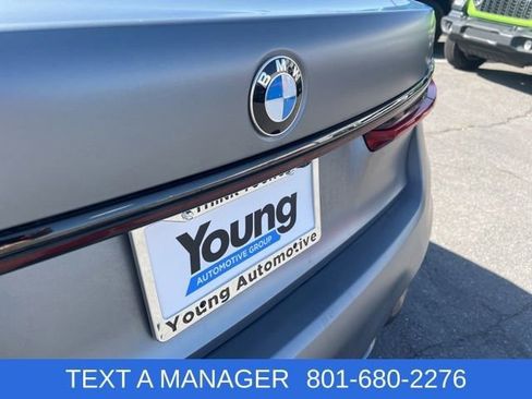 Used 2022 BMW 750i xDrive w/ Autobahn Package image 9