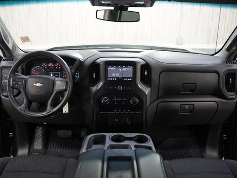 Used 2020 Chevrolet Silverado 1500 Custom w/ Custom Value Package image 17