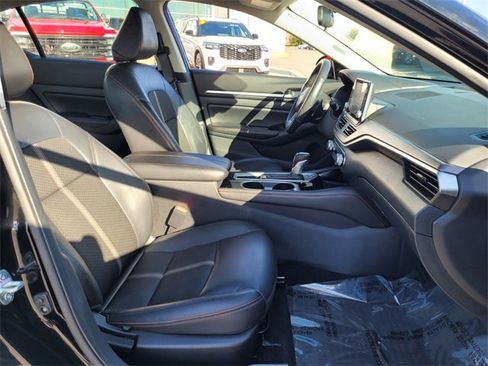 Used 2024 Nissan Altima 2.5 SR image 14