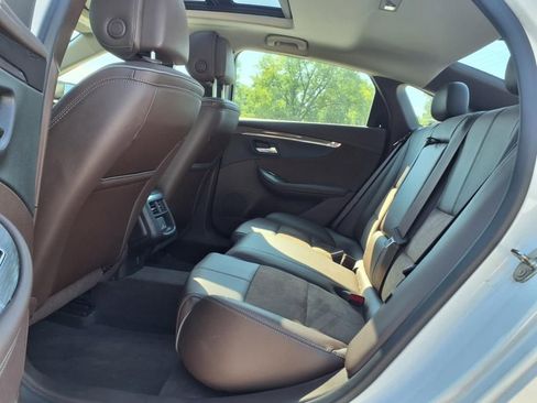 Used 2014 Chevrolet Impala LT image 16