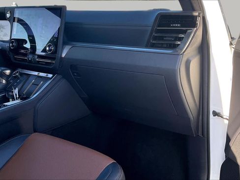 Used 2024 Lexus GX 550 w/ Accessory Package (Z1) AWD/4WD image 19