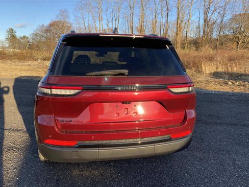 New 2025 Jeep Grand Cherokee Laredo image 4