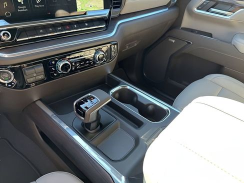 New 2026 GMC Sierra 1500 SLT w/ SLT Convenience Package image 34