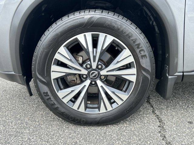 Used 2022 Nissan Rogue SV w/ SV Premium Package AWD/4WD image 9