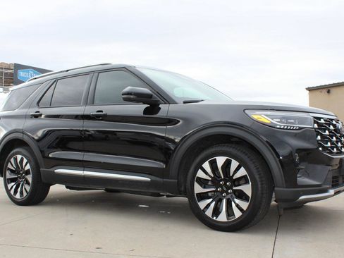 Used 2025 Ford Explorer Platinum w/ LUX Leather Package AWD/4WD image 21