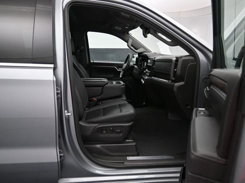 Used 2025 GMC Sierra 1500 SLT AWD/4WD image 27