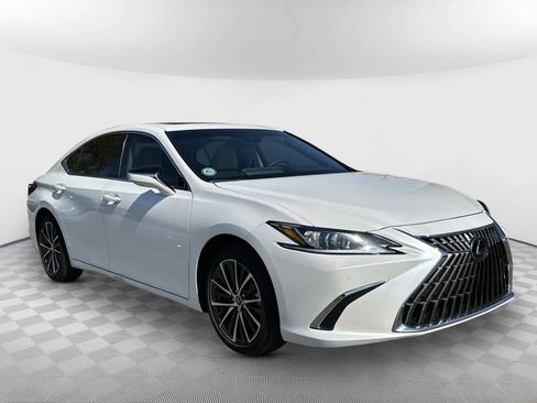 Used 2025 Lexus ES 350 w/ Premium Package image 2