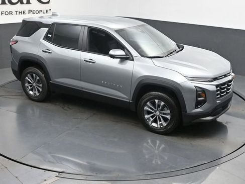 New 2026 Chevrolet Equinox LT w/ Safety and Technology Package FWD image 16