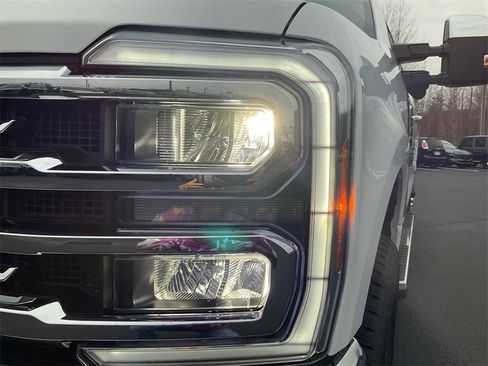 New 2026 Ford F250 Lariat w/ Chrome Package image 9