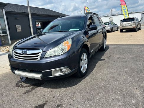 Used 2011 Subaru Outback 2.5i Premium w/ All-Weather Pkg AWD/4WD image 1