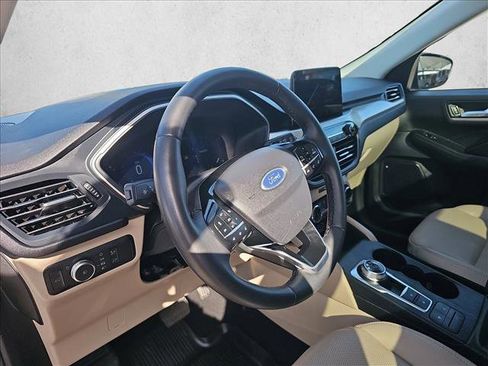 Used 2022 Ford Escape SEL w/ Technology Package image 16