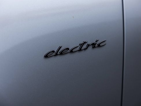 Certified 2026 Porsche Macan 4S Electric AWD/4WD image 20