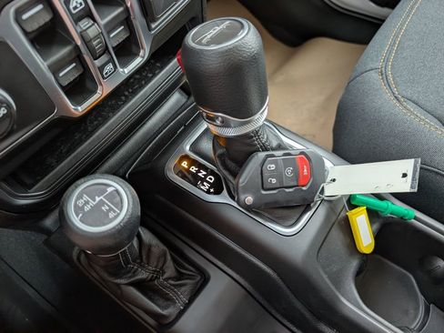 New 2026 Jeep Gladiator Sport image 28