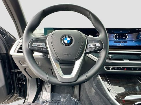 Used 2024 BMW X5 xDrive40i w/ Premium Package AWD/4WD image 11