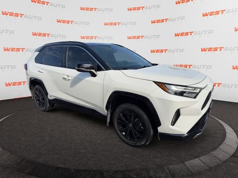 Used 2022 Toyota RAV4 XSE w/ XSE Grade Weather Package AWD/4WD image 7
