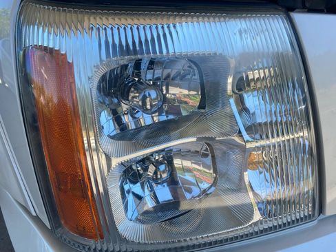 Used 2003 Cadillac Escalade 2WD image 34