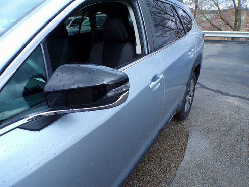 Used 2024 Subaru Outback Premium image 2